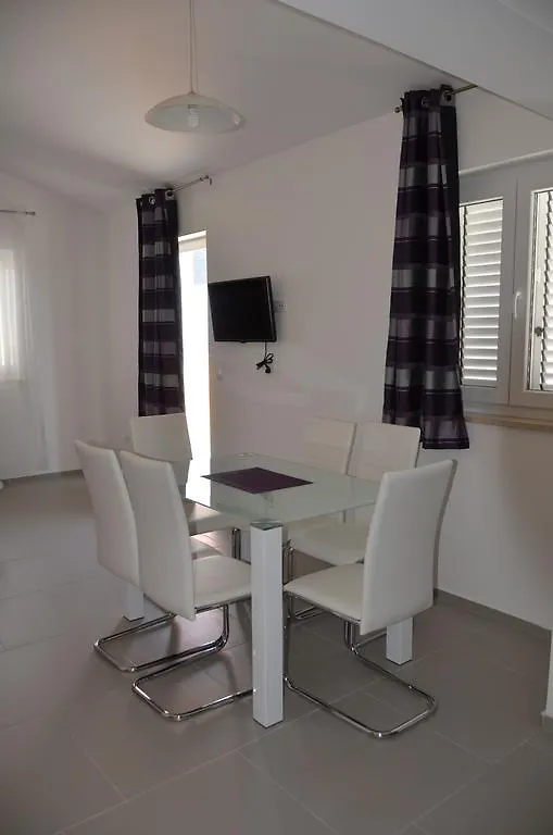 Apartments Sun Premantura 0*,  Croacia