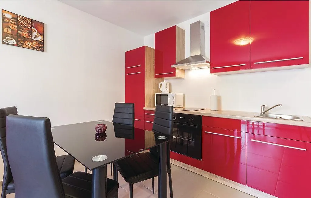 Apartments Sun Premantura 0*,  Croacia